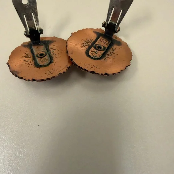 Vintage Renoir Signed Cooper Filigree Round Clip On Earrings - Picture 7 of 9